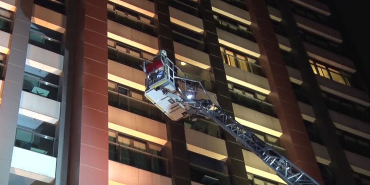 İstanbul Sultangazi'de otel yangını: 4 kişi dumandan etkilendi