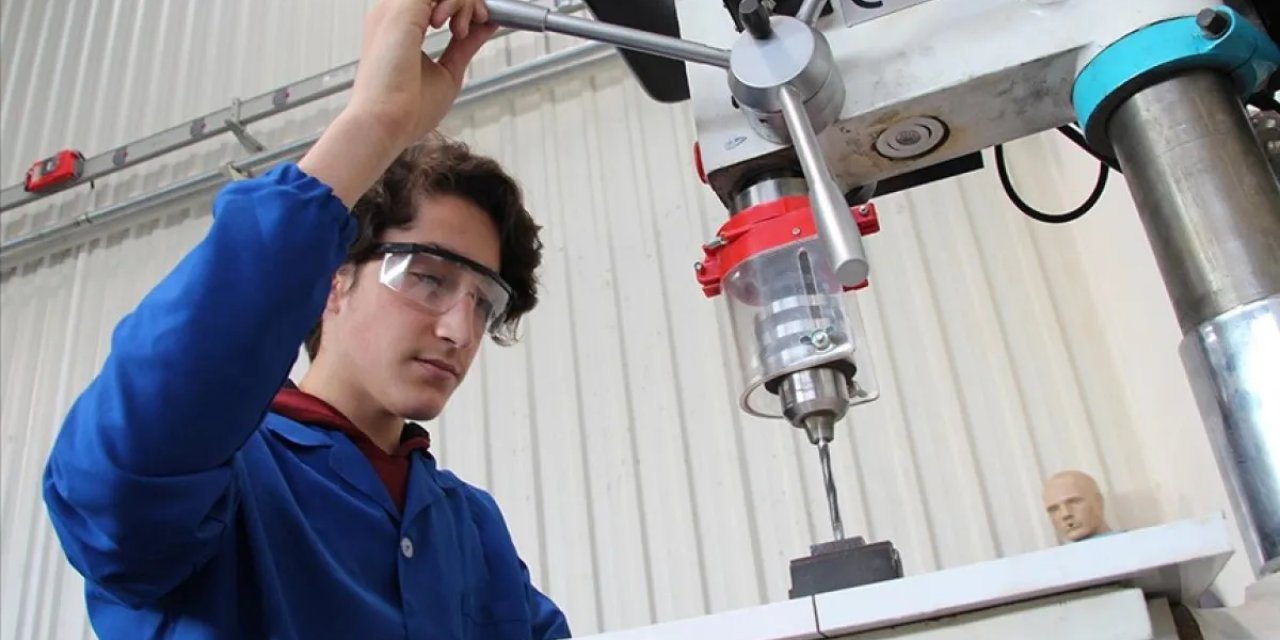 Kamuya en az ilkokul mezunu 2570 işçi alımı yapılacak