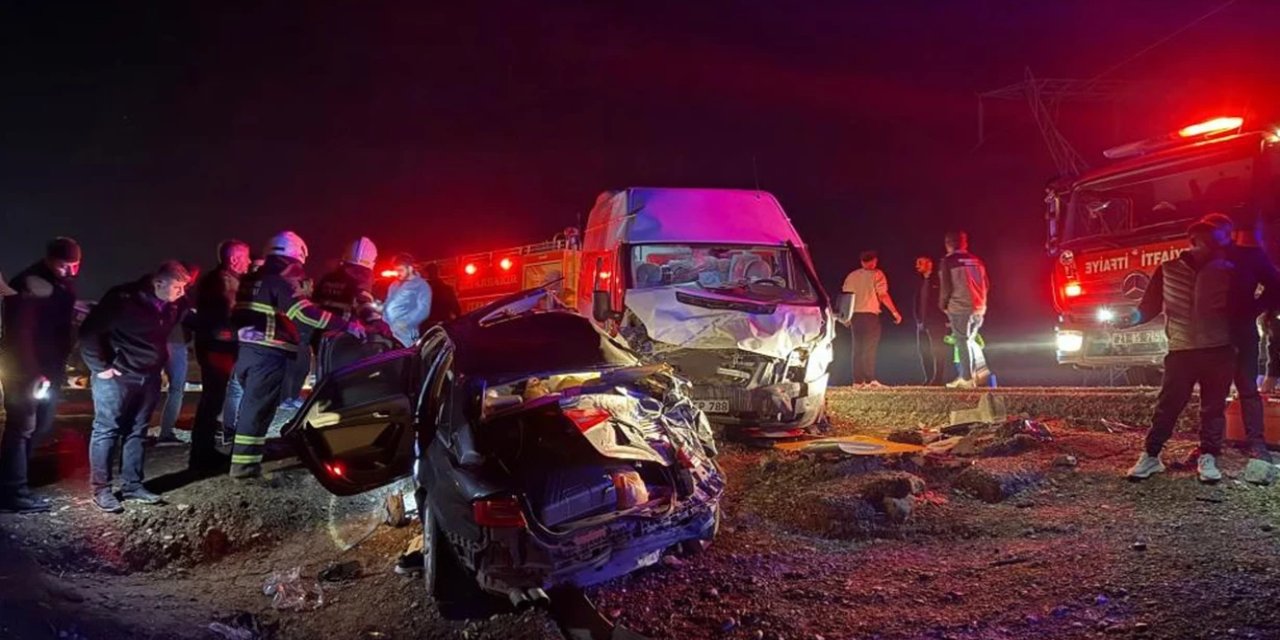Diyarbakır'da katliam gibi kaza: 3 ölü 7 yaralı