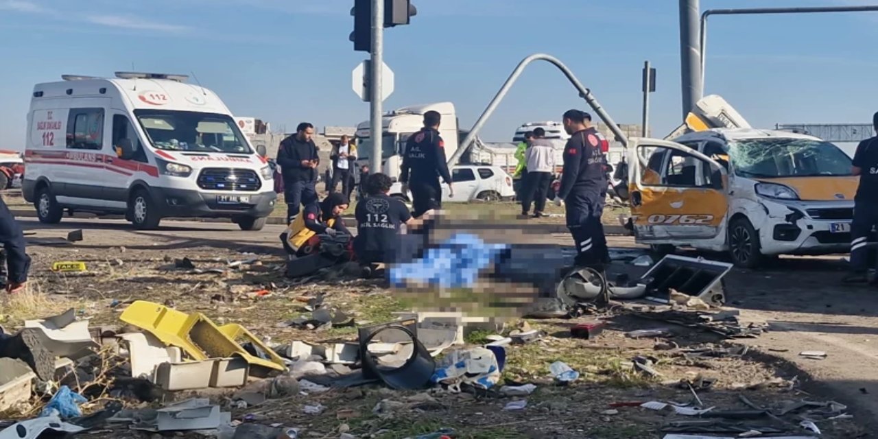 Diyarbakır'da feci kazada 4 kişi hayatını kaybetti