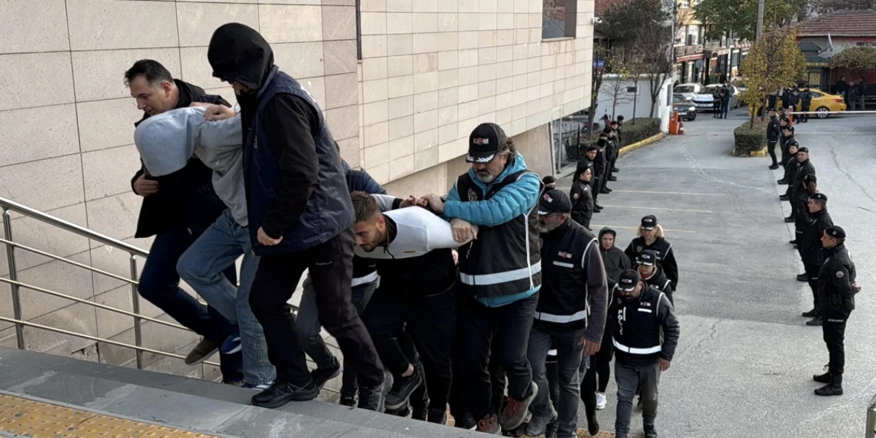 Eskişehir'de suç örgütü operasyonu; 20 kişi gözaltına alındı