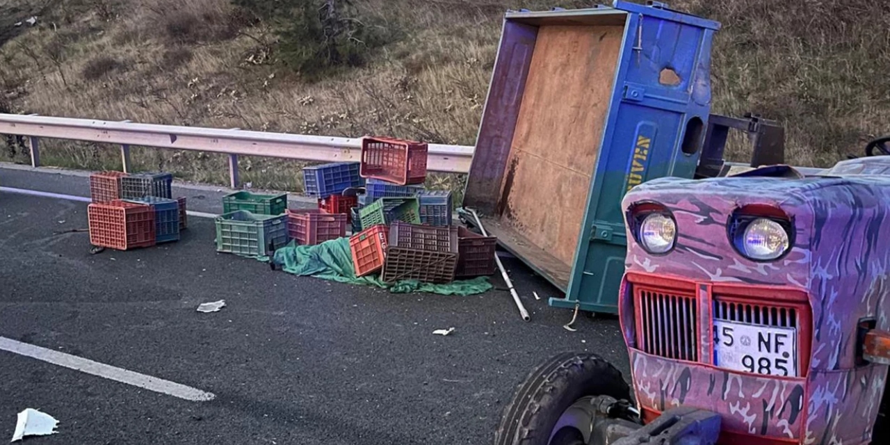 Manisa'da kamyon traktöre çarptı: 1 kişi hayatını kaybetti