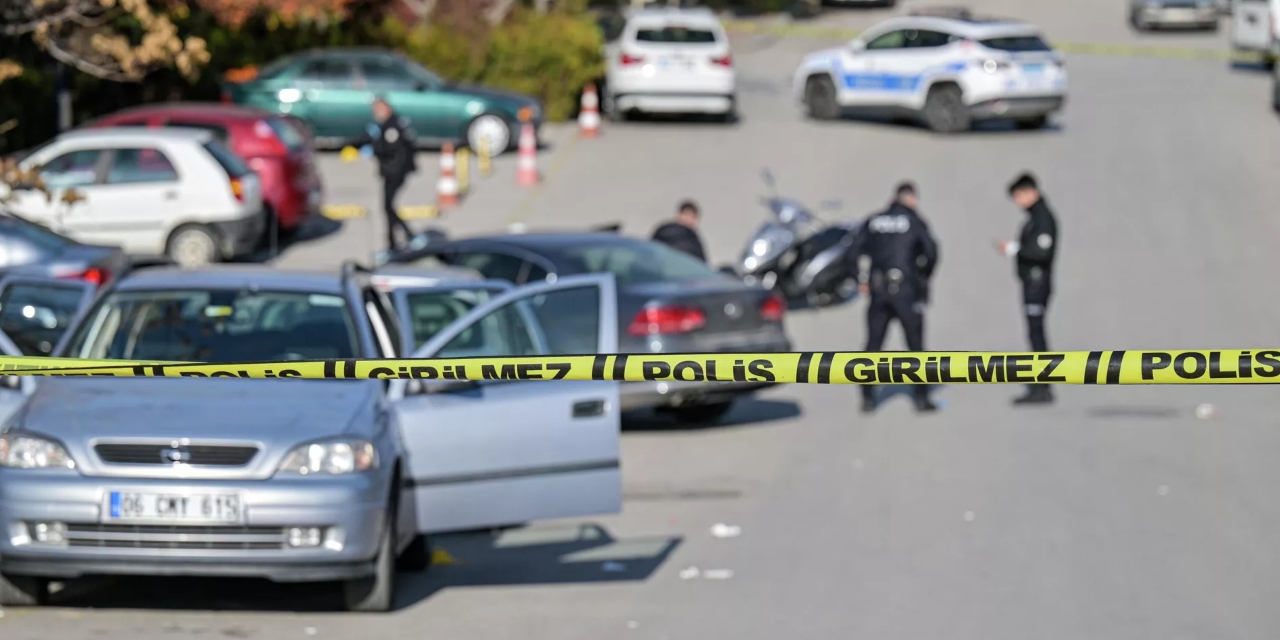 Ankara Adliyesi önünde bıçaklı kavga: 5 kişi yaralandı