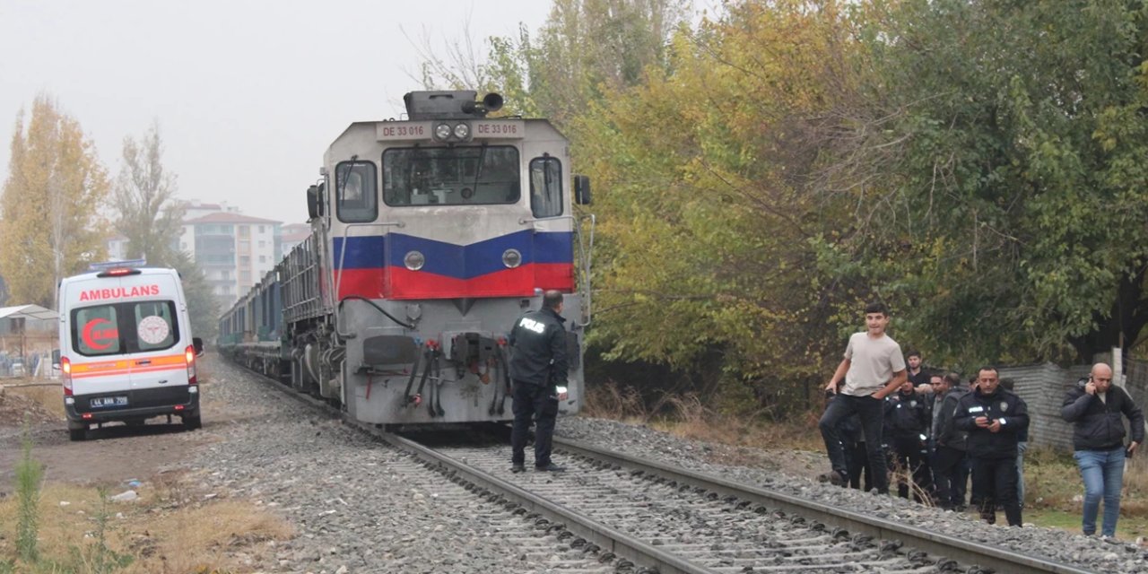 Malatya'da bir kişiye yük treni çarptı