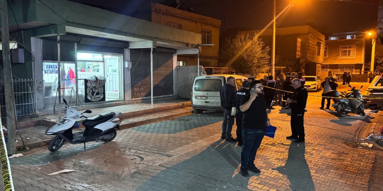 Adana'da berber dükkanında silahlı kavga: 7 kişi yaralandı
