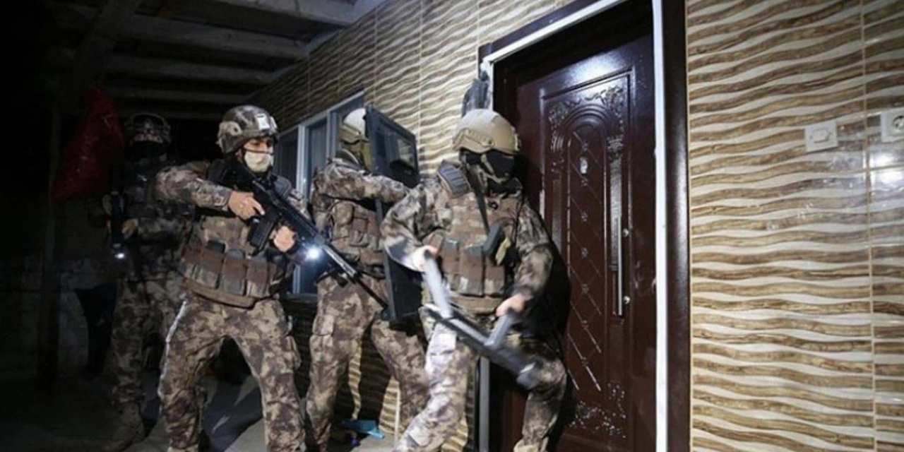 Son dakika... Casperlar ve Çirkinler'e operasyon