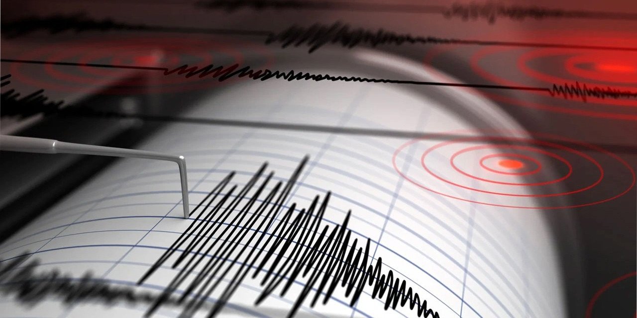 İzmir'de deprem oldu