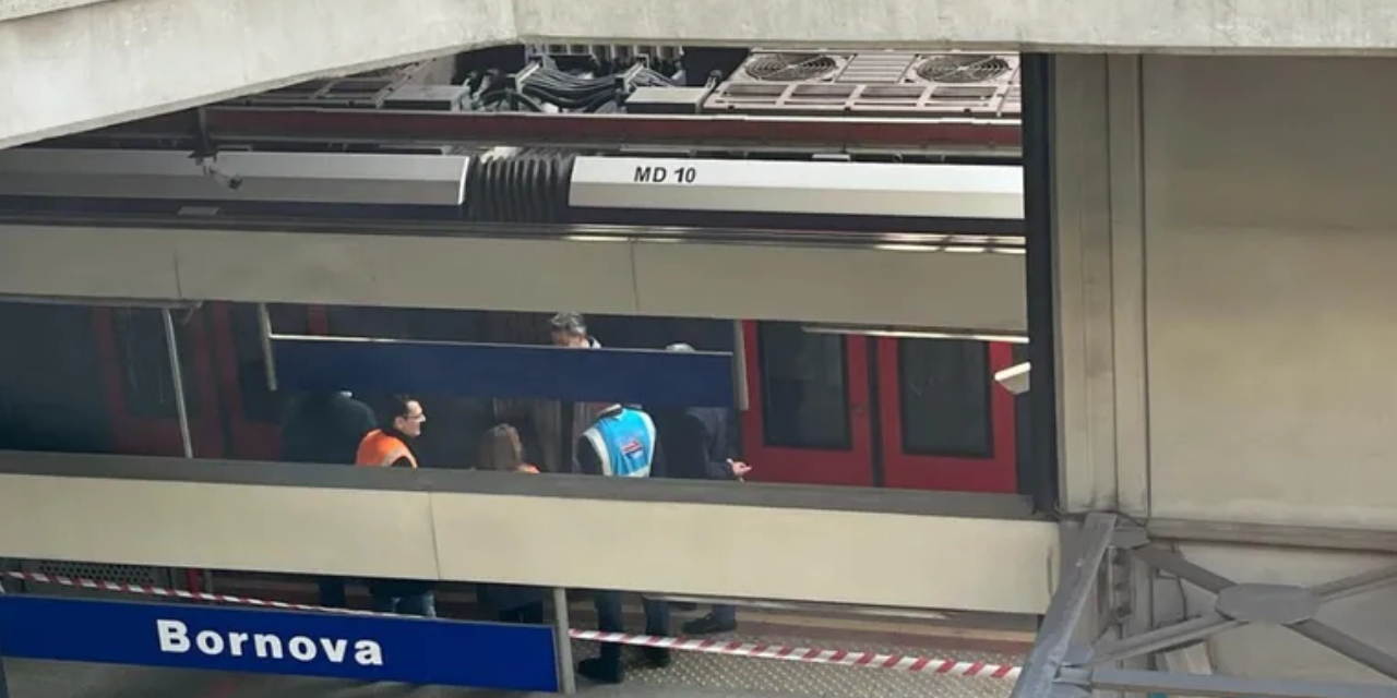 İzmir'de metro raydan çıktı