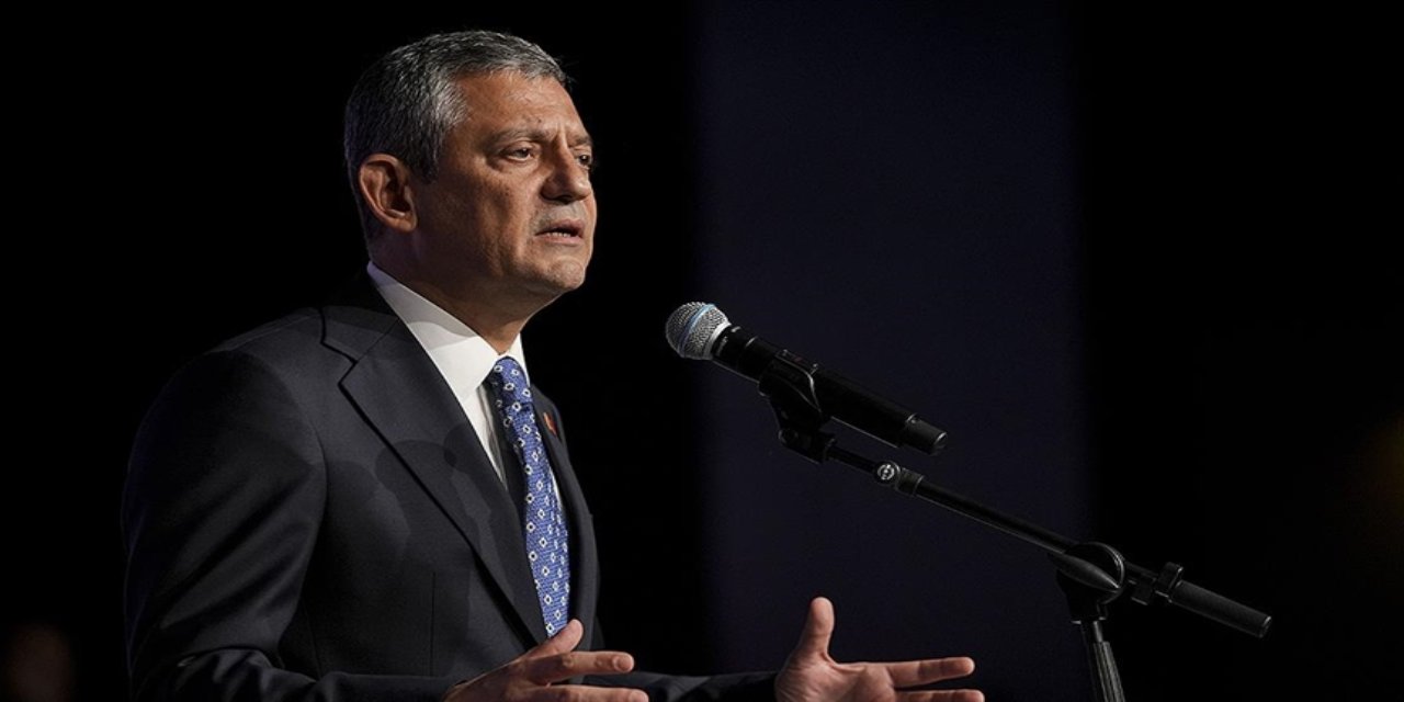 CHP, seçim vaatlerini açıkladı: Emekliye bir asgari ücret ikramiye, borç faizleri silinecek