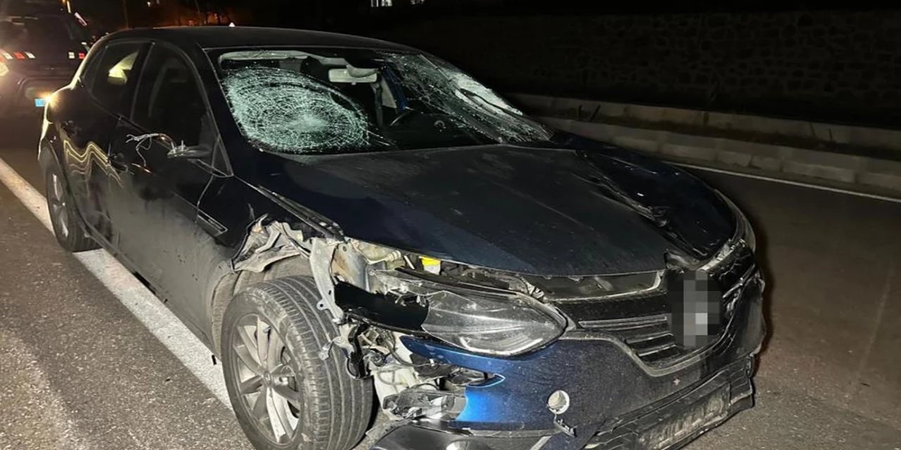 Uşak'ta otomobil yayalara çarptı: 3 kişi hayatını kaybetti