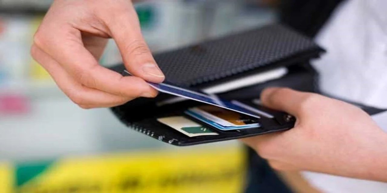 Kredi kartı limit basamakları ve faiz oranları değişti