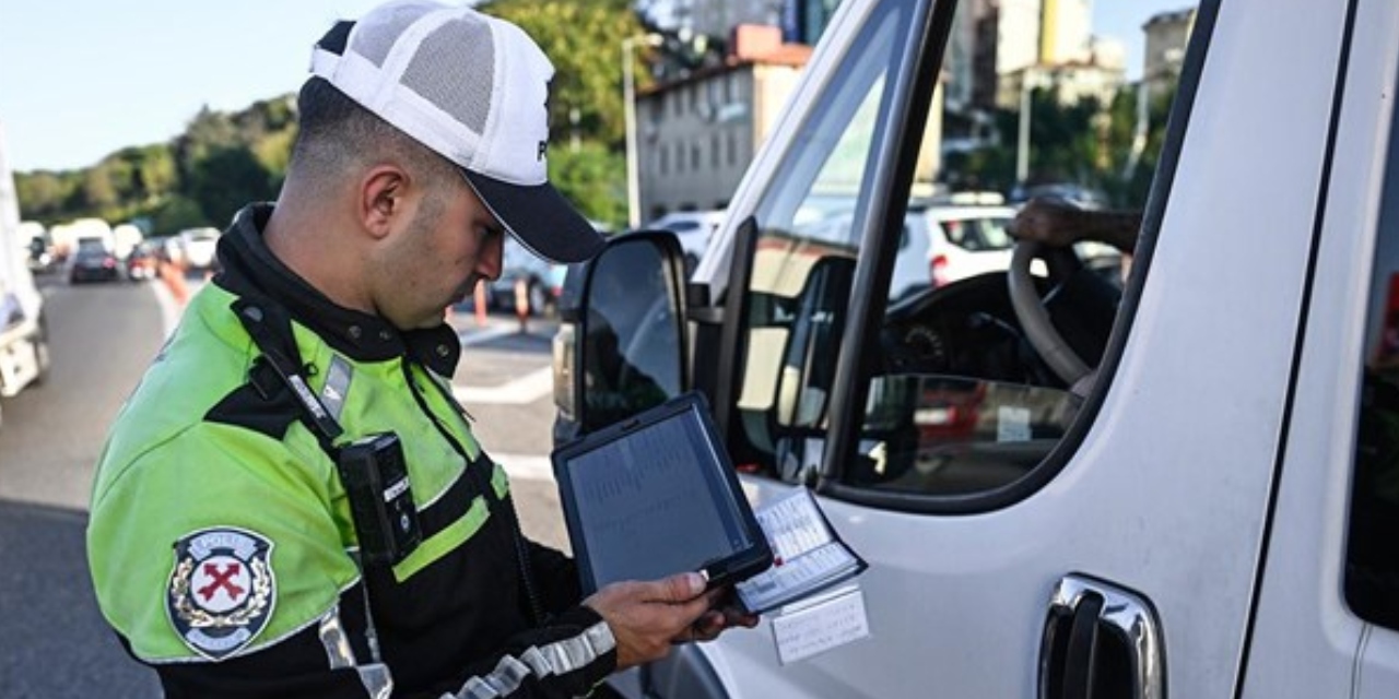 İstanbul'da polis uygulamasında 1120 kişi gözaltına alındı