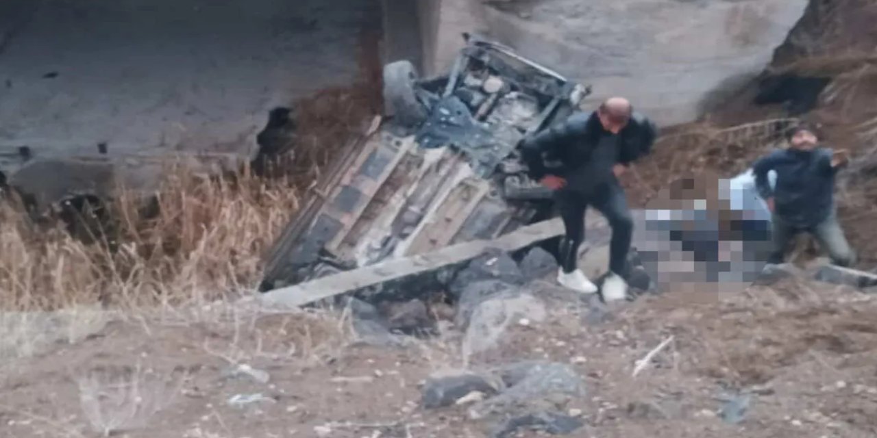 Sivas'ta otomobil menfeze devrildi: 1 ölü 2 yaralı
