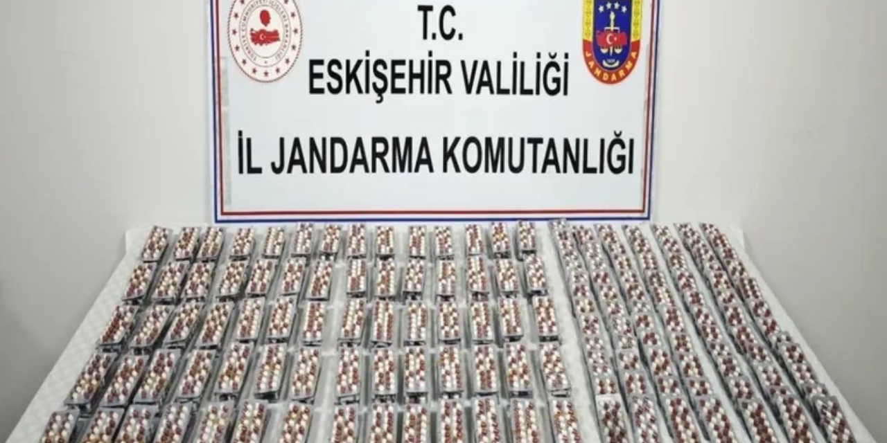 Eskişehir'de jandarma tarlada 5 bin 488 adet sentetik hap ele geçirdi