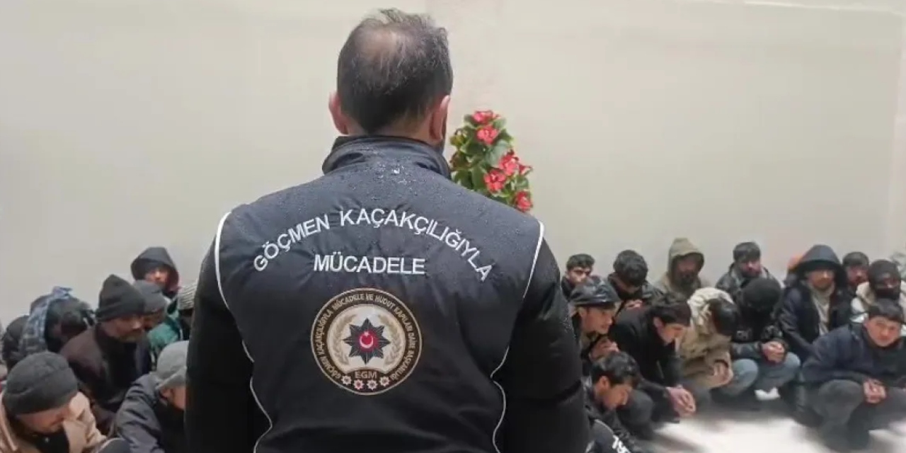 Amasya’da tırdan 42 kaçak göçmen çıktı