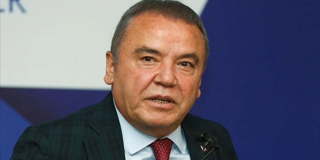 Muhittin Böcek hastaneye kaldırıldı