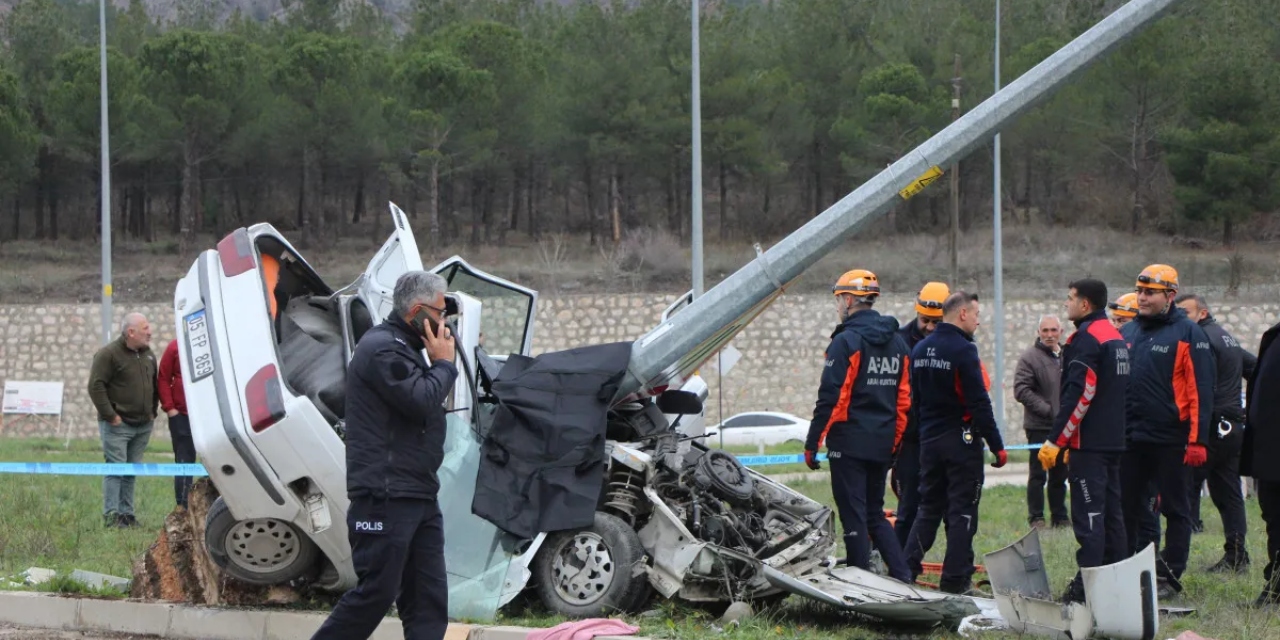 Amasya'da duruşmaya giden 25 yaşındaki avukat kazada hayatını kaybetti