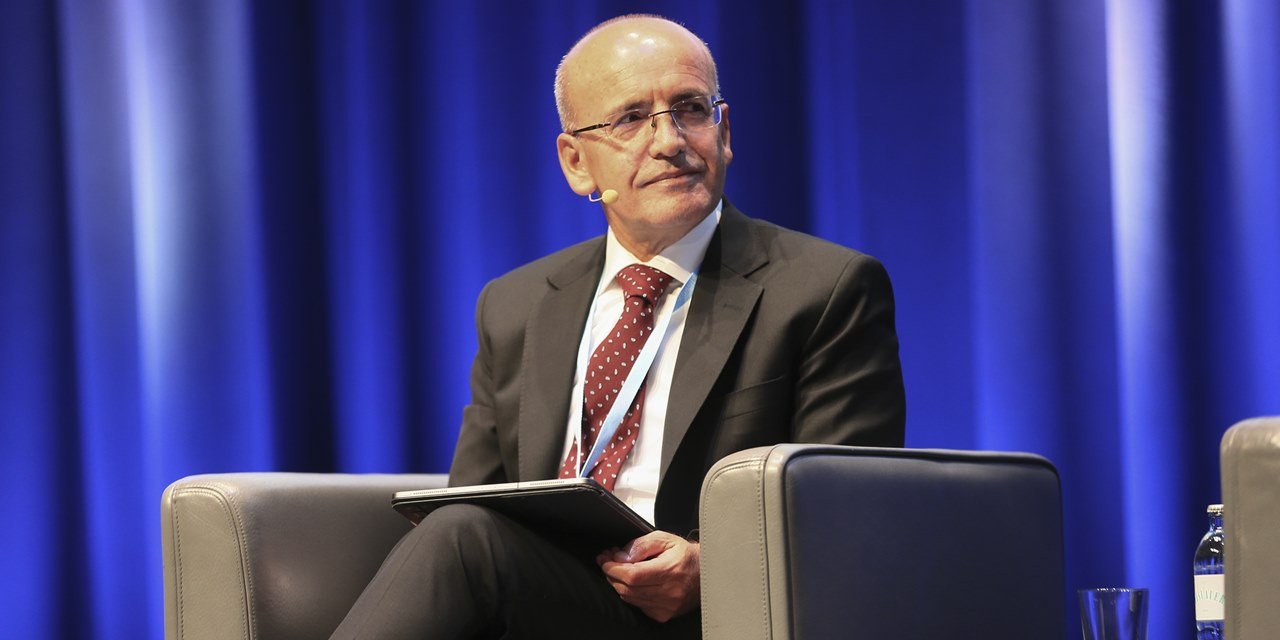 Mehmet Şimşek'e fahri doktora unvanı verildi