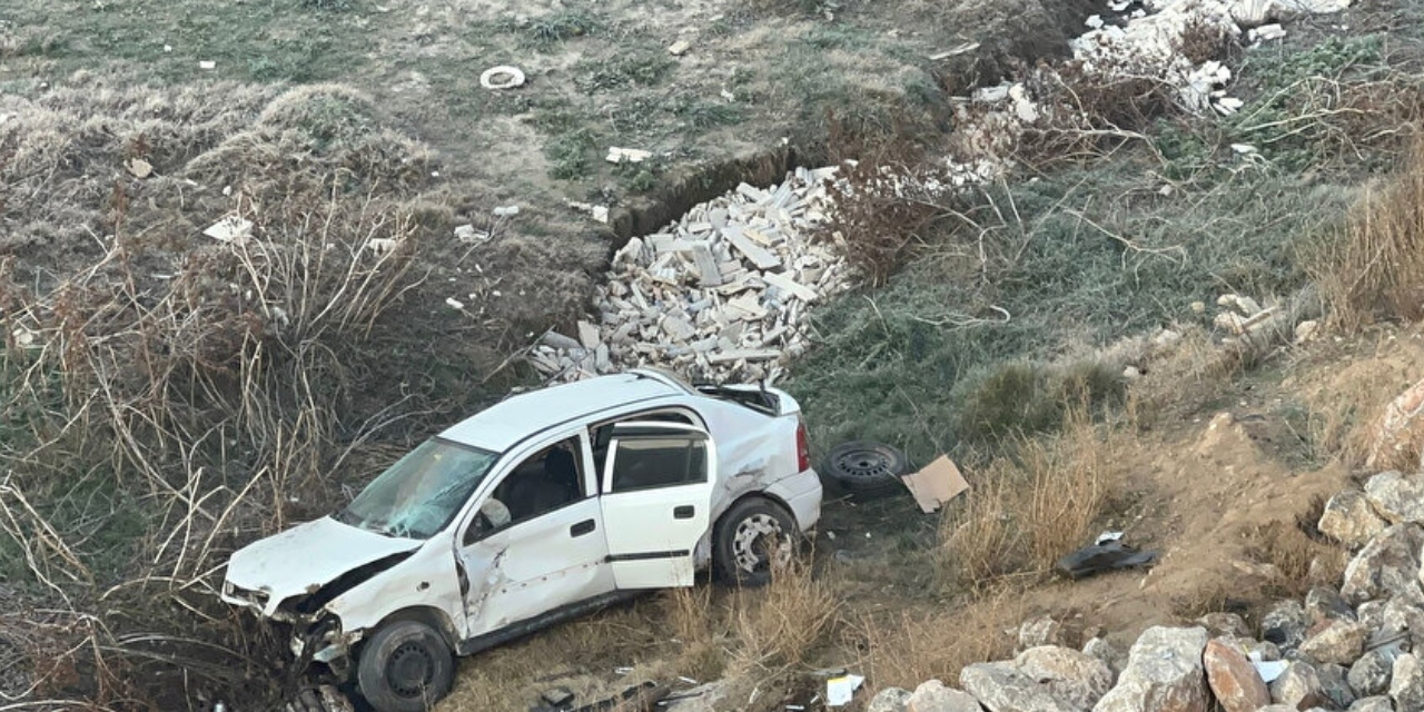 Malatya'da otomobil şarampole uçtu, 1 kişi hayatını kaybetti