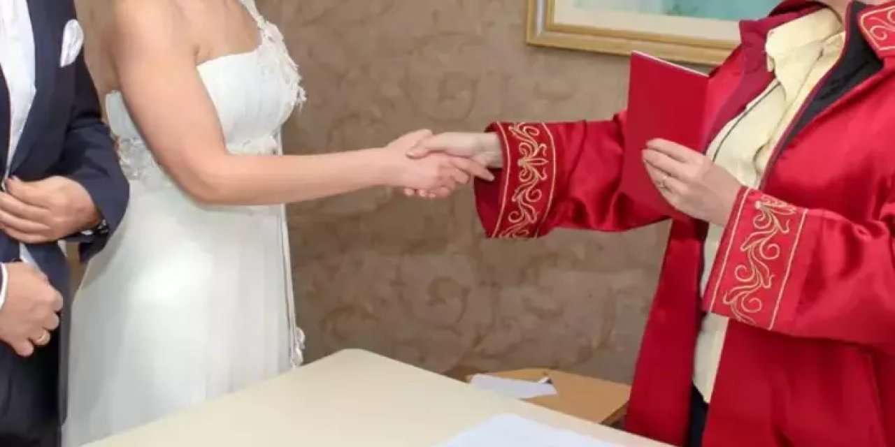 Yaş şartı yok: Nikah memuru alımı başvuruları başladı
