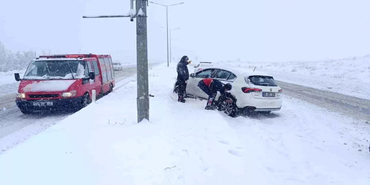 Van Erciş'te trafik kazası: 1 kişi yaralandı