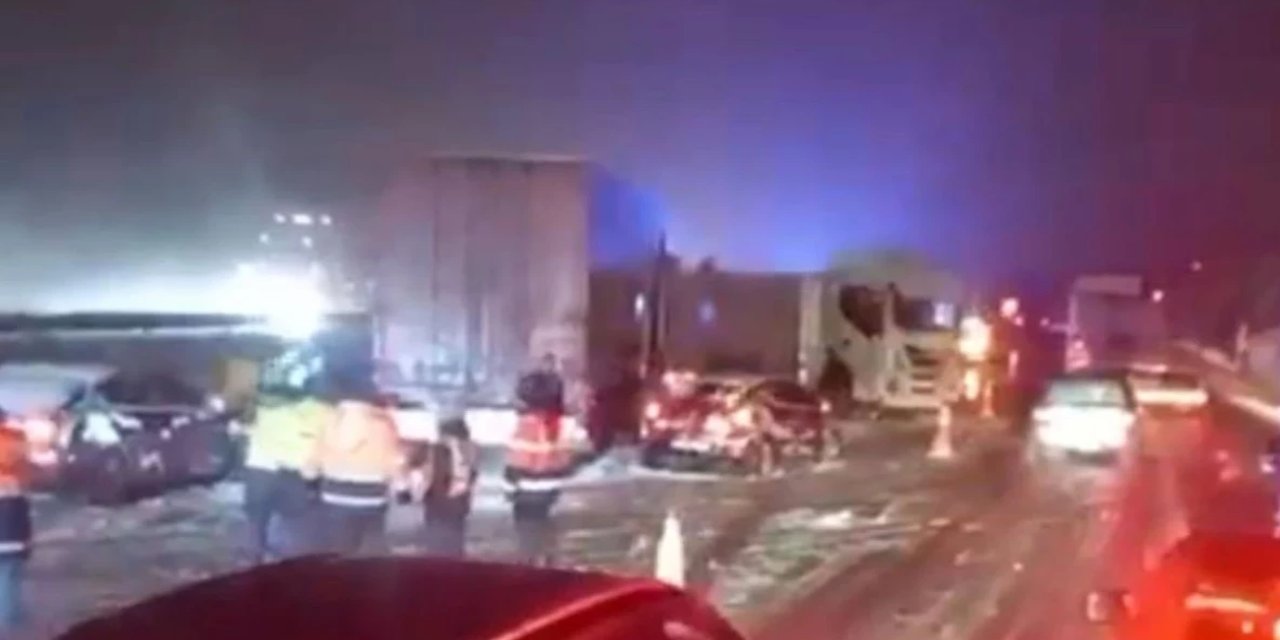 Bolu Dağı tüneli çıkışında zincirleme kaza: 6 araç birbirine girdi