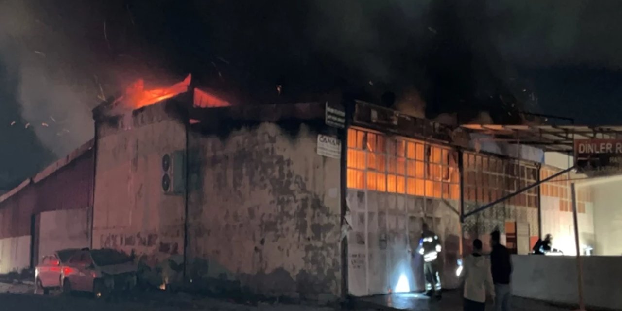 Hatay'da oto tamirhanede yangın: 8 dükkana sıçradı