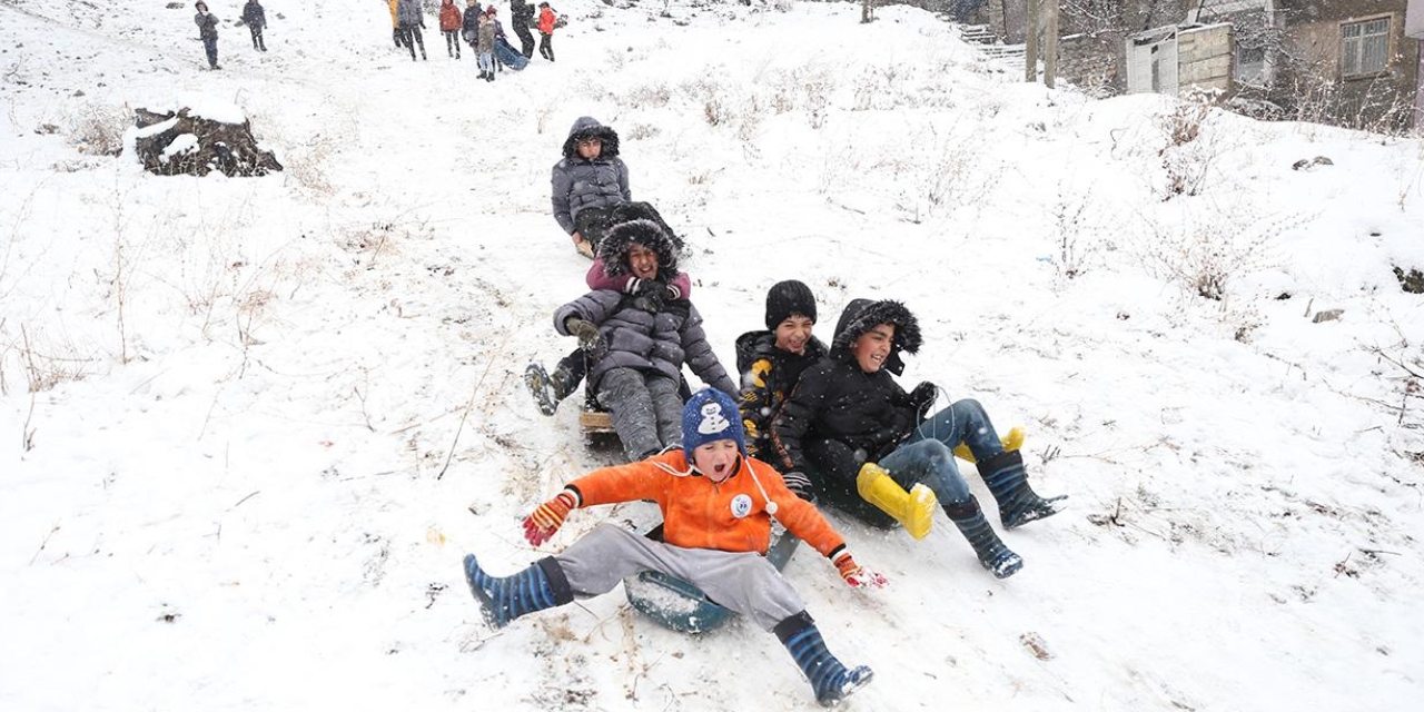 Van'da eğitime 'kar' engeli