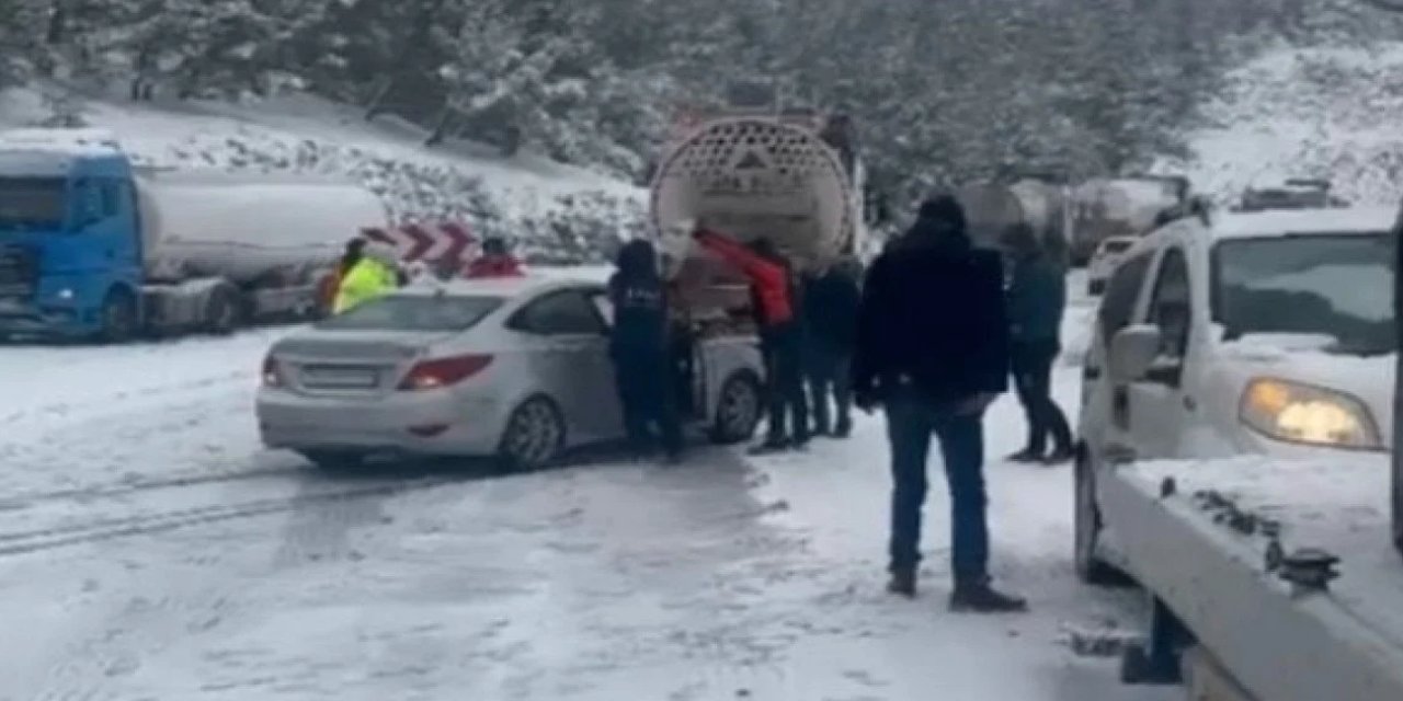 Osmaniye'de 5 araç birbirine girdi