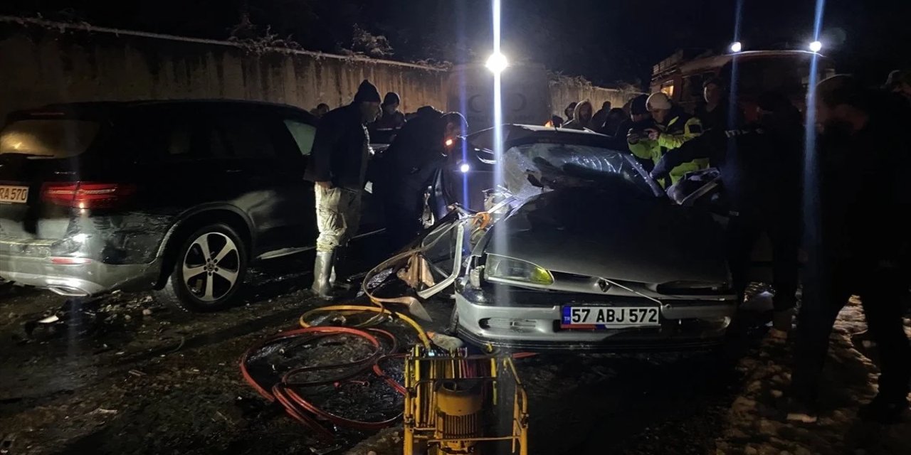 Sinop'ta feci kaza: 3 kişi hayatını kaybetti