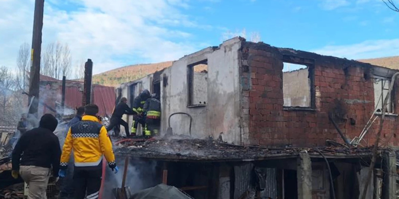 Samsun'da ev yangını: 2 kişi hayatını kaybetti