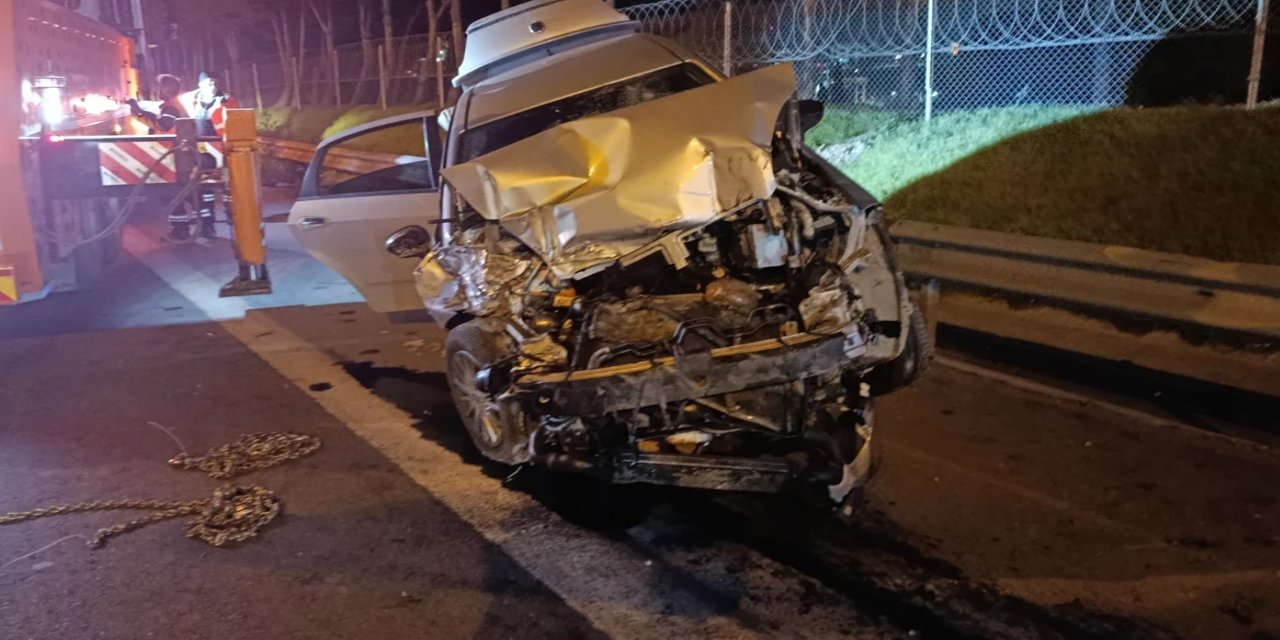 TEM Otoyolu'nda feci kaza: 2 kişi yaralandı