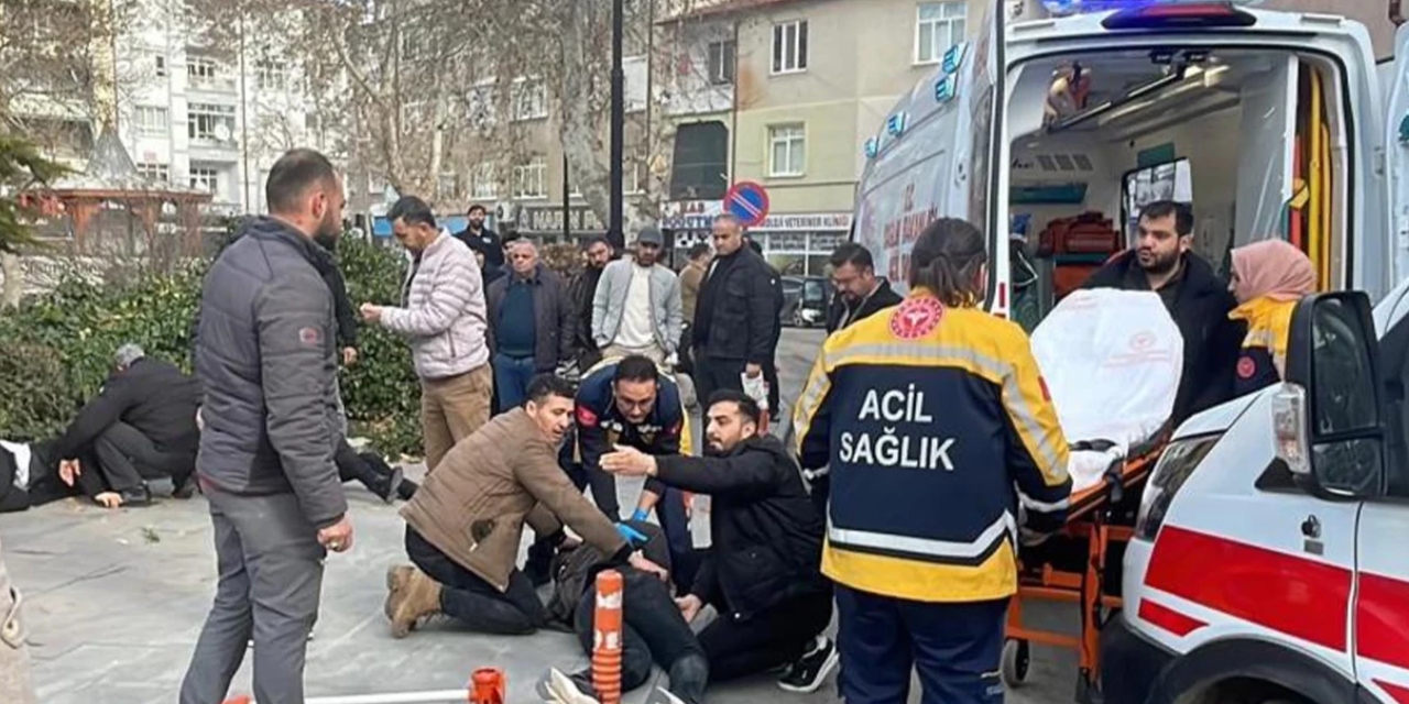 Karaman'da baba ve 3 oğluna sokak ortasında silahlı saldırı