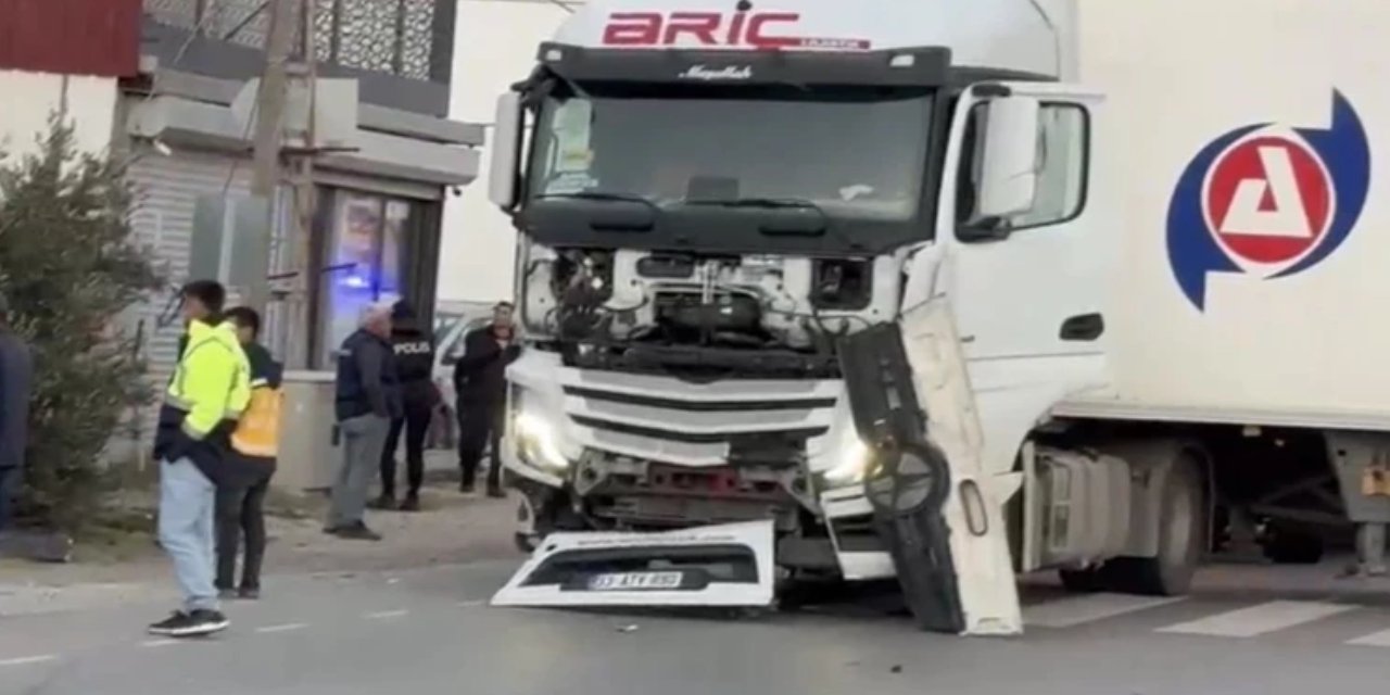 Hatay'da zincirleme kaza: 5 araç birbirine girdi