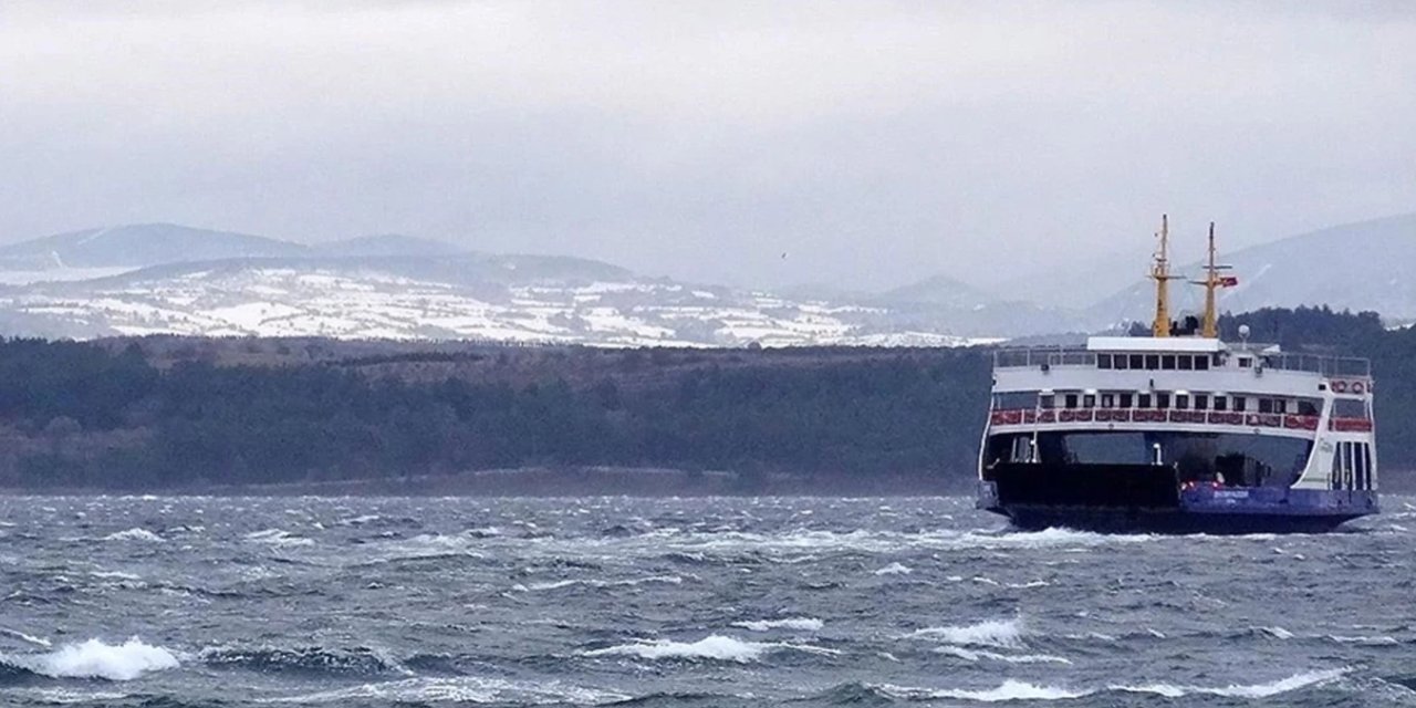 Bozcaada'nın bazı feribot seferleri iptal edildi