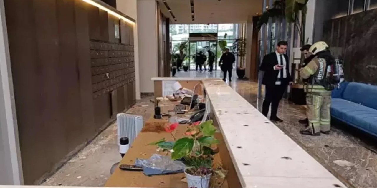Zeytinburnu'nda siteye bırakılan kargo paketi patladı