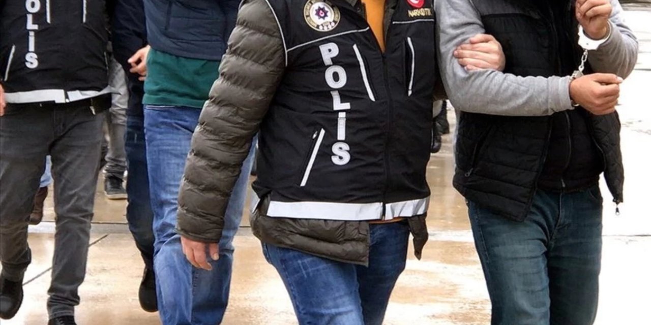 İzmir'de 8 bin uyuşturucu ecza ele geçirildi