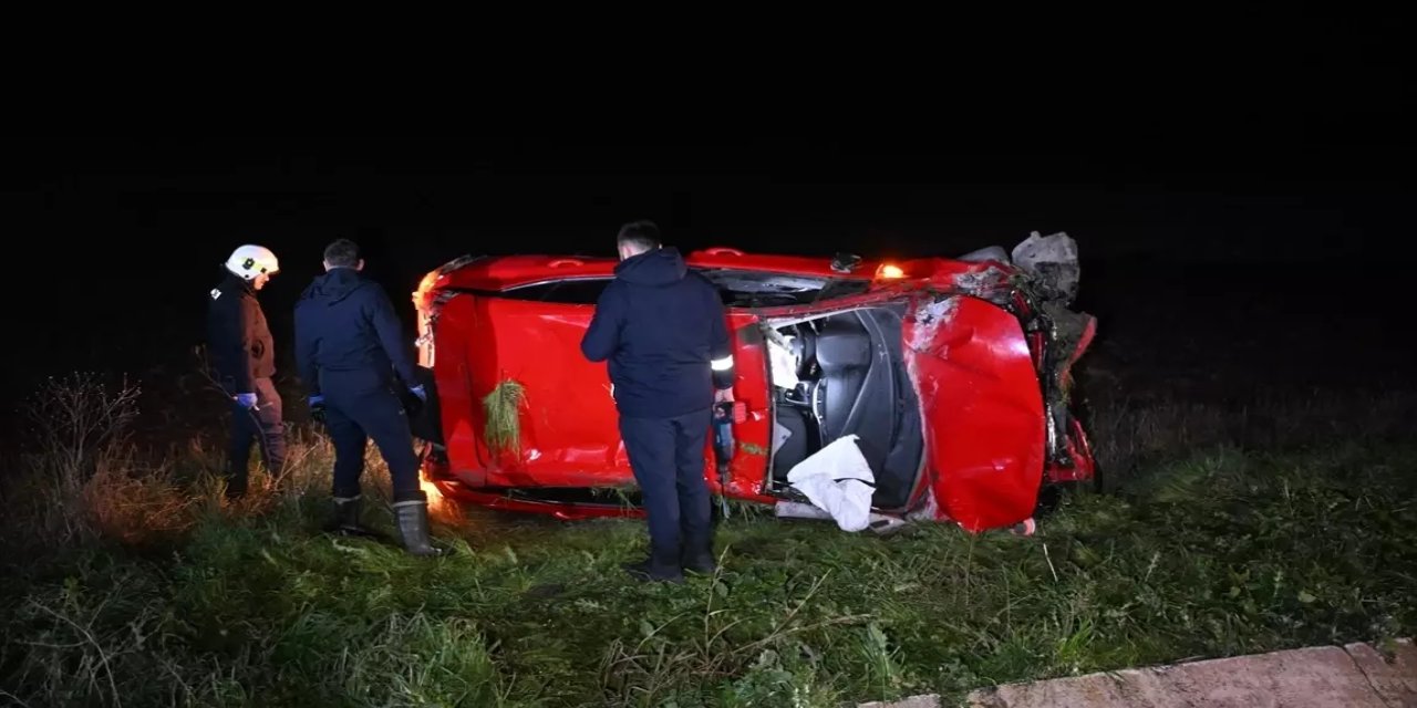 Edirne'de otomobil devrildi: 2 kişi yaralandı