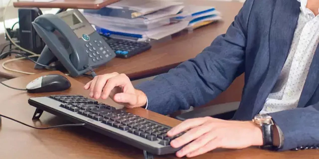 Türkiye Denizcilik İşletmeleri lisans ve ön lisans mezunu büro memuru alımı yapıyor