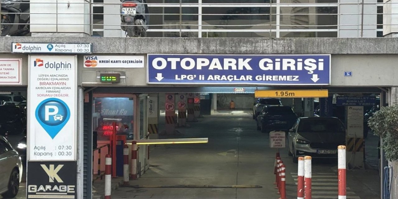 Şakalaştığı arkadaşını bıçaklayarak öldürdü