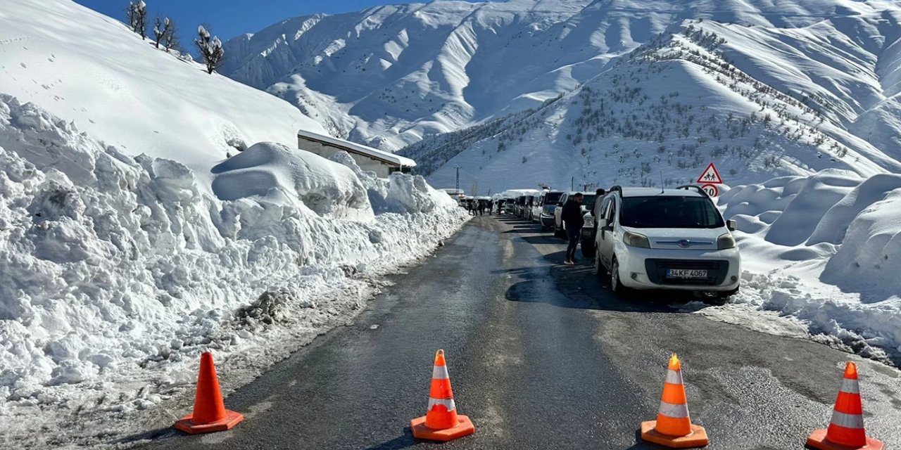 Şırnak-Hakkari kara yolu ulaşıma kapatıldı