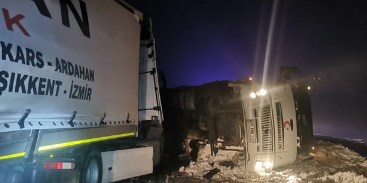 Sivas'ta zincirleme kaza: 8 kişi yaralandı