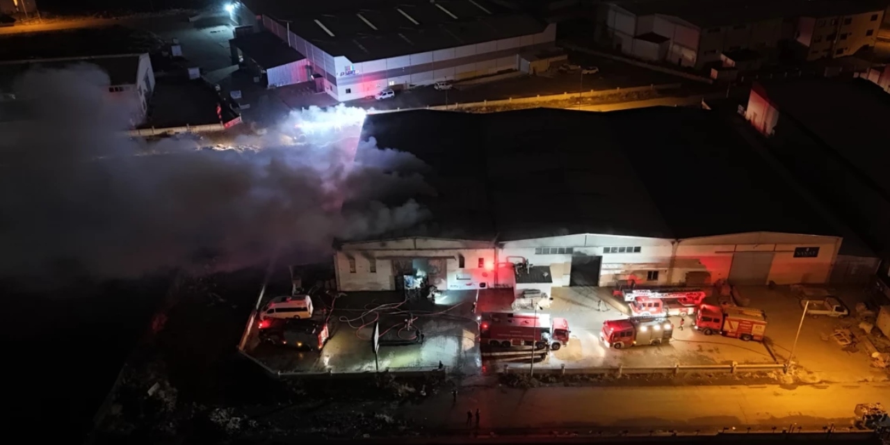 Kayseri'de mobilya fabrikasında yangın