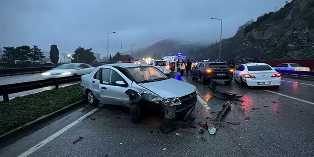 Samsun'da zincirleme kaza: 5 araç birbirine girdi