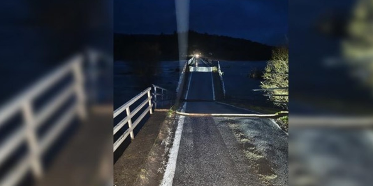 Balıkesir'de kuvvetli yağış nedeniyle köprü çöktü