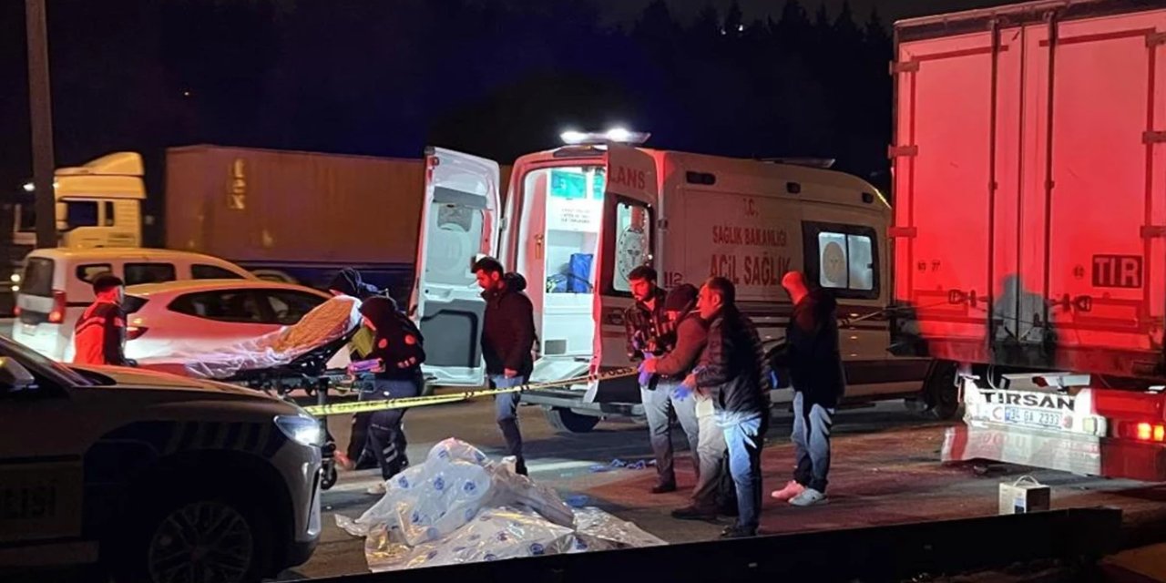 TEM Otoyolu'nda feci kaza: Motosiklet sürücüsü hayatını kaybetti