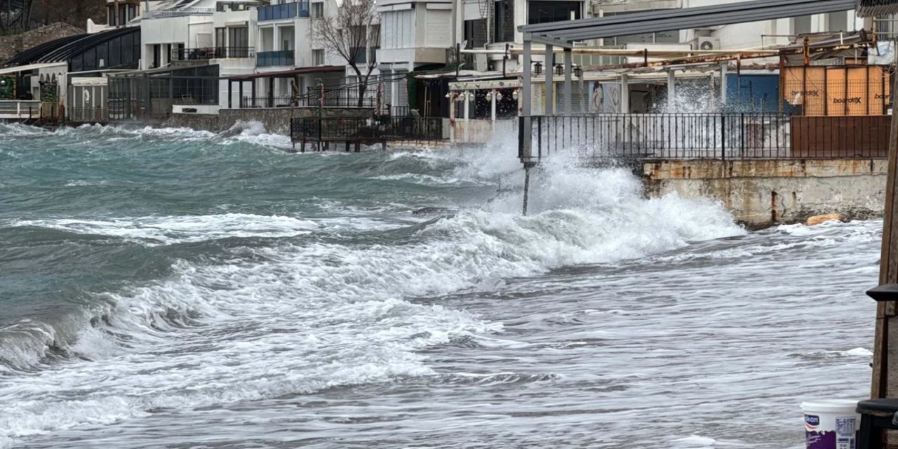 Muğla'da feribot seferleri iptal edildi