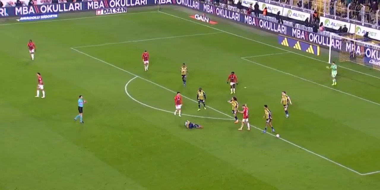 Fenerbahçe'nin çok acil kurtulması gereken oyuncu: Jayden Oosterwolde