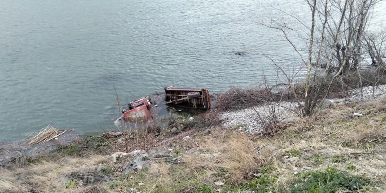 Samsun'da traktör Kızılırmak Nehri'ne uçtu: 1 ölü 1 yaralı