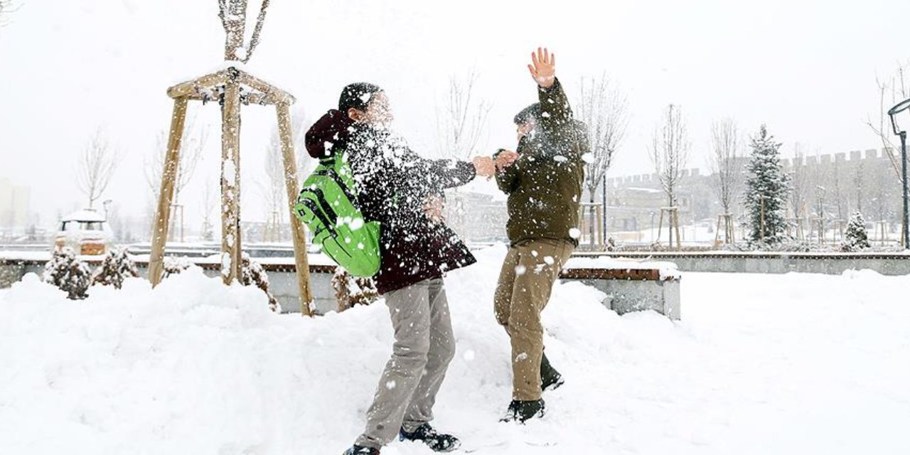 Muş'ta taşımalı eğitime 1 gün ara verildi